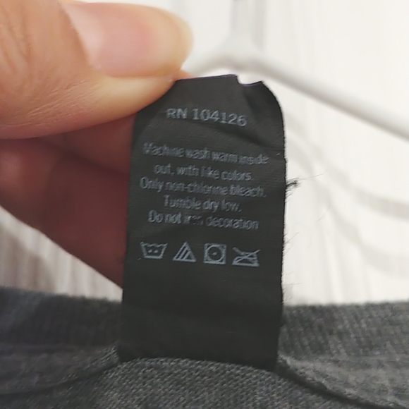 Panic at the Disco graphic Tshirt like new - Picture 6 of 6